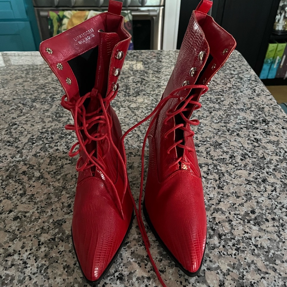 Red lizard embossed lace up witchy boots uk 8 us 10 only tried on